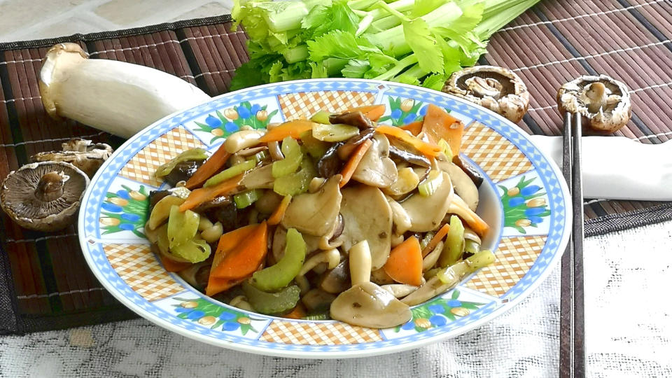 Mushroom stir fry image