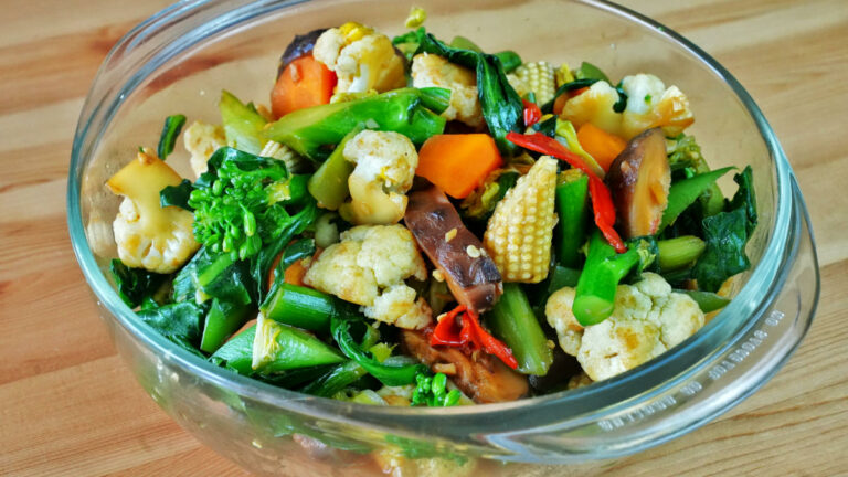 Thai vegetable stir-fry featured image