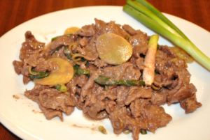 Beef stir fry with ginger and scallion