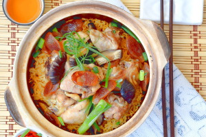 Chicken rice in clay pot image