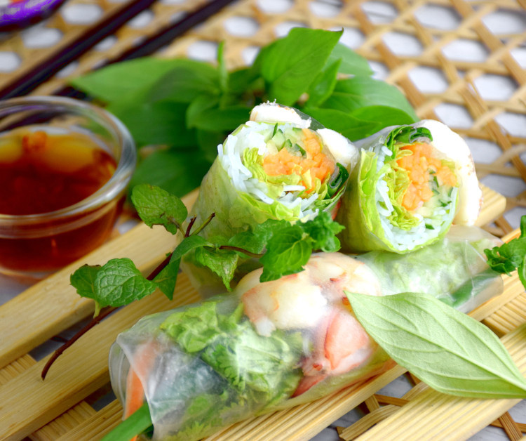 easy Vietnamese rice paper rolls recipe