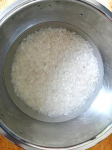 soak rice for rice porridge
