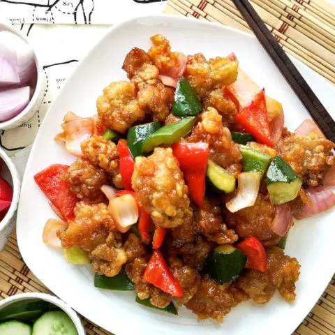 Sweet and sour pork 咕噜肉 is the traditional Chinese cuisine with a universal appeal. It is easy to prepare, kids friendly, which is perfect for any busy home cooks.