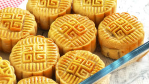 This recipe is the traditional mooncake 月餅 that is easy and straightforward. Cantonese style mini mooncake with lotus paste and salted egg yolks. Step-by-step guide on how to make it at home.