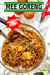 Today I want to introduce a stir-frying noodle with a deep cultural heritage of the Indian Muslim origin in Malaysia - Mee Goreng Mamak. Mee refers to noodles, and goreng means stir-frying in both Malay and Indonesian language.
