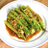 Sauteed asparagus Chinese style