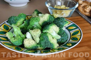Beef and broccoli stir-fry - broccoli florets