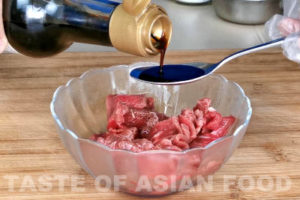beef chow fun - marinate 1