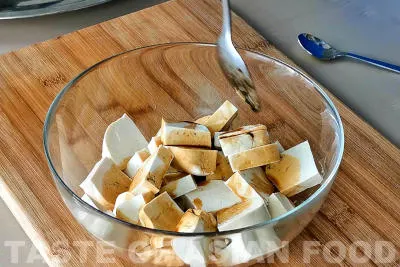 kung pao tofu - marinate tofu