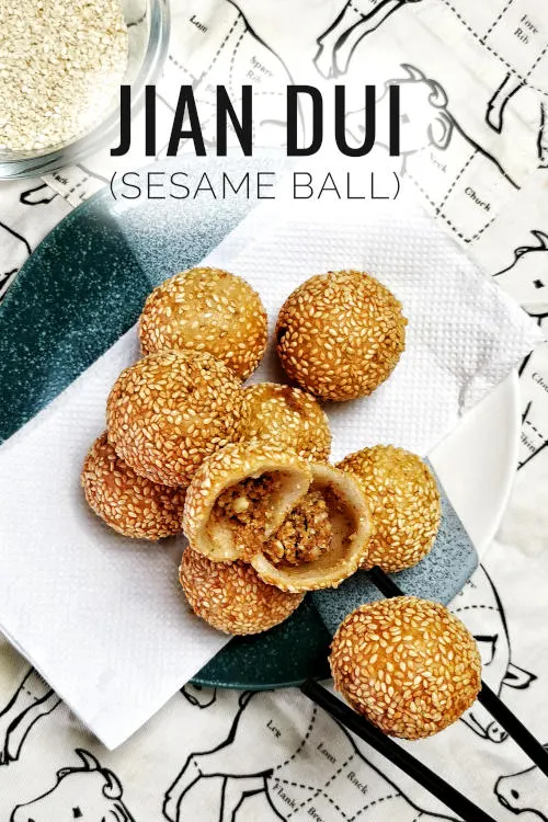 Sesame ball (Jian dui / 麻团 /煎堆 / 芝麻球) is a well-known fried Chinese pastry made from glutinous rice flour. This delectable dessert is coated with sesame seeds on the outside which are crisp and chewy. It encases a sweetened filling consisting of red bean paste, peanut paste, or lotus paste.
