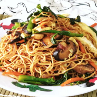 Vegetable stir fry noodles featured image