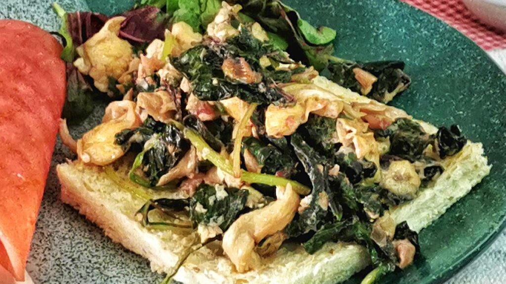 spinach and egg scramble featured image