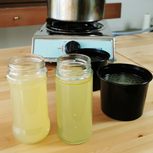 Chinese chicken stock is suitable for all Chinese dishes because it is prepared with the basic aromatic used in Chinese cuisine. Getting it from the store is difficult, so you can prepare it by following this recipe.