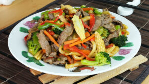 beef noodle stir-fry featured image