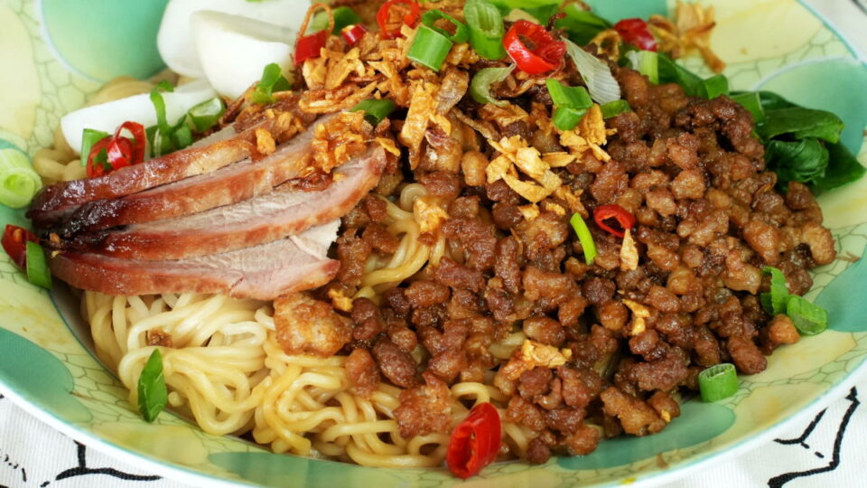 Kolo Mee recipe (1) featured image - Taste Of Asian Food