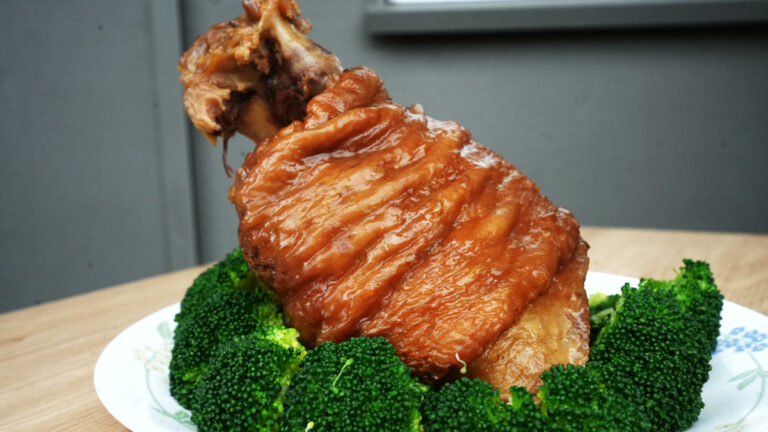 Slow cooker pork hock (5) featured image