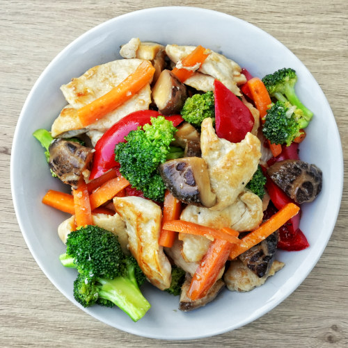 Try this delicious ginger chicken stir-fry that can be on your table in just 30 minutes. Easy and flavorful!