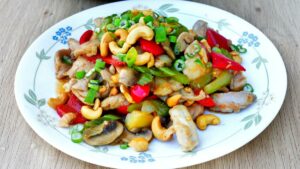 chicken and cashew stir-fry (1) featured image
