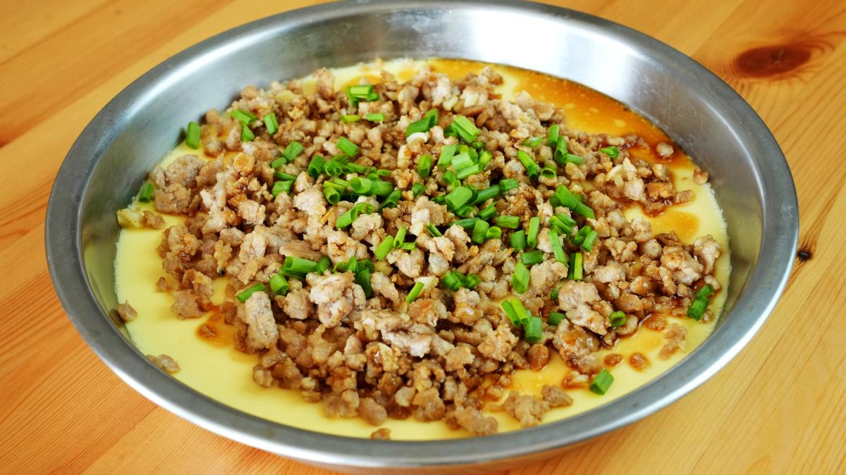 Steamed Egg with Minced Pork (肉末蒸蛋) - Cooking in Chinglish