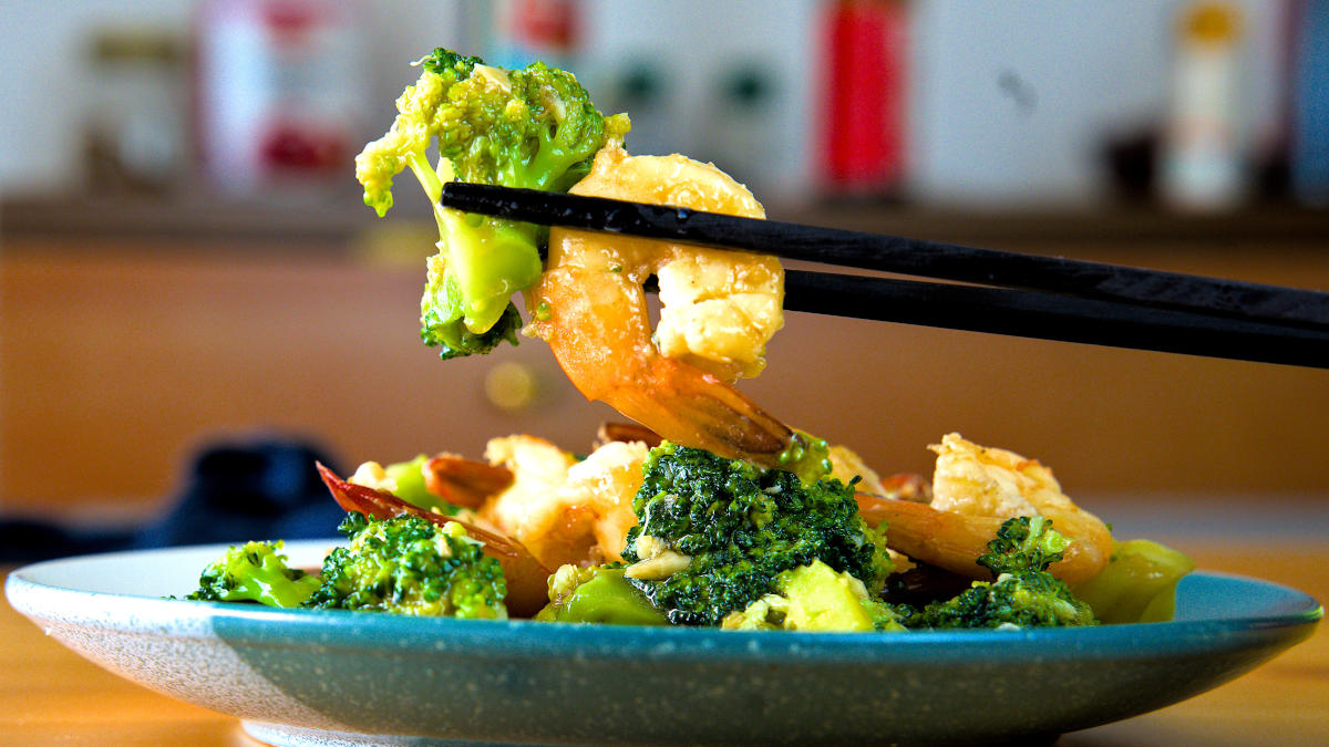 Shrimp and broccoli stir-fry