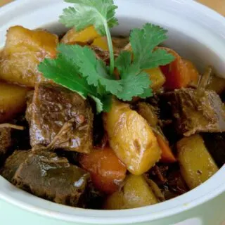 Beef stew with potatoes featured image