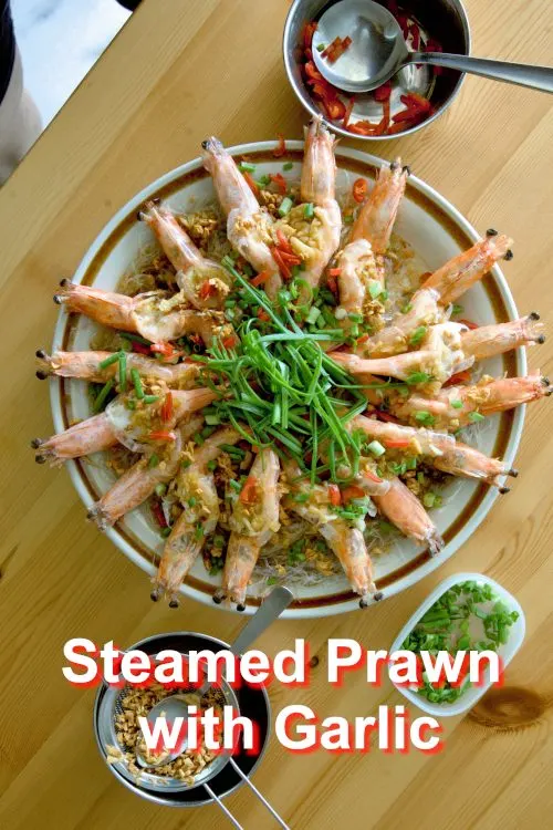 Steamed prawns with garlic 