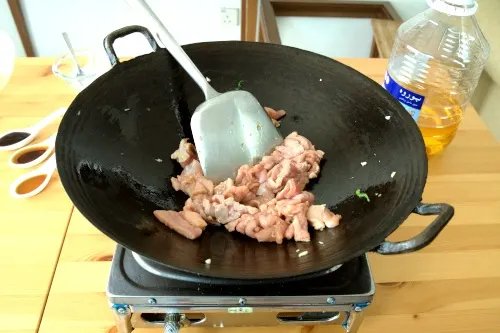 Stir-fry the pork tenderloin
