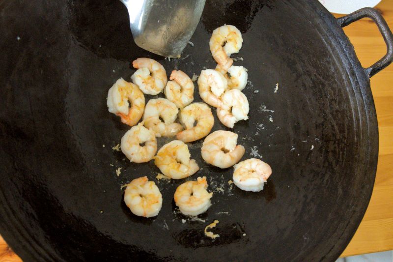 pan -fry the shrimp before adding to the egg