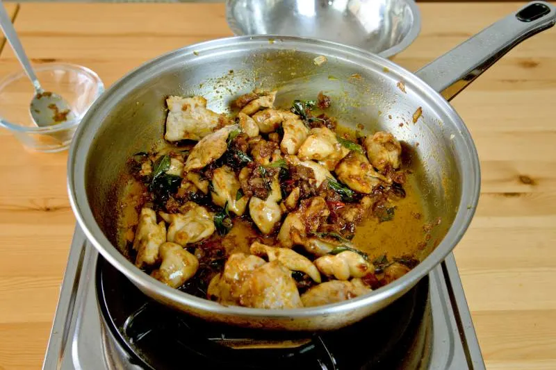 Malaysian Kam Heong (Golden fragrance) chicken