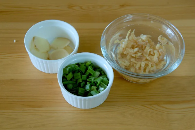 Seaweed and egg drop soup recipe- preparation