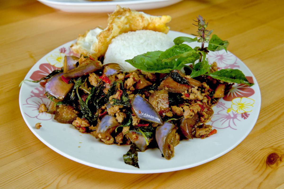 Thai Eggplant Stir-fry with basil  & chicken 