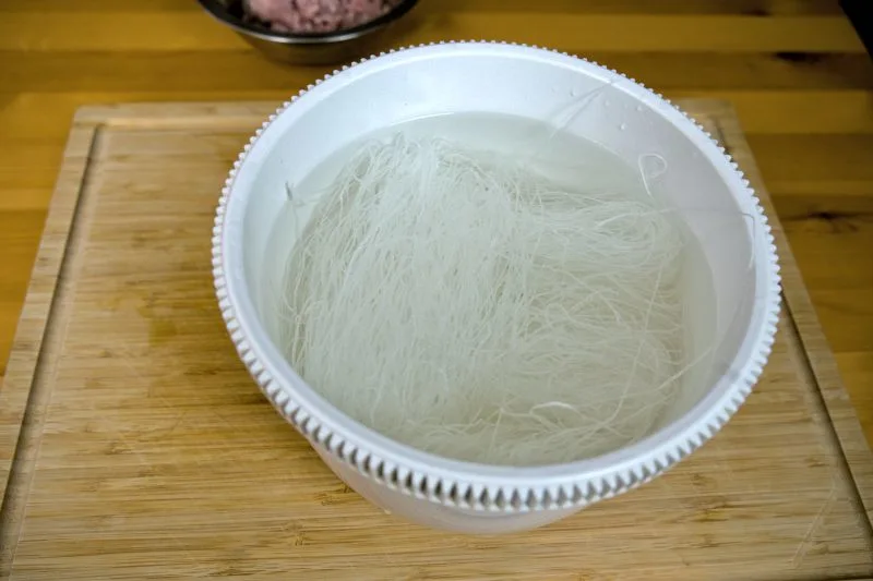 soak the glass noodles