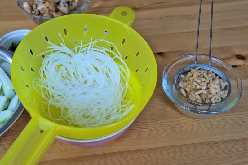 Soak the dry shrimp and the glass noodles